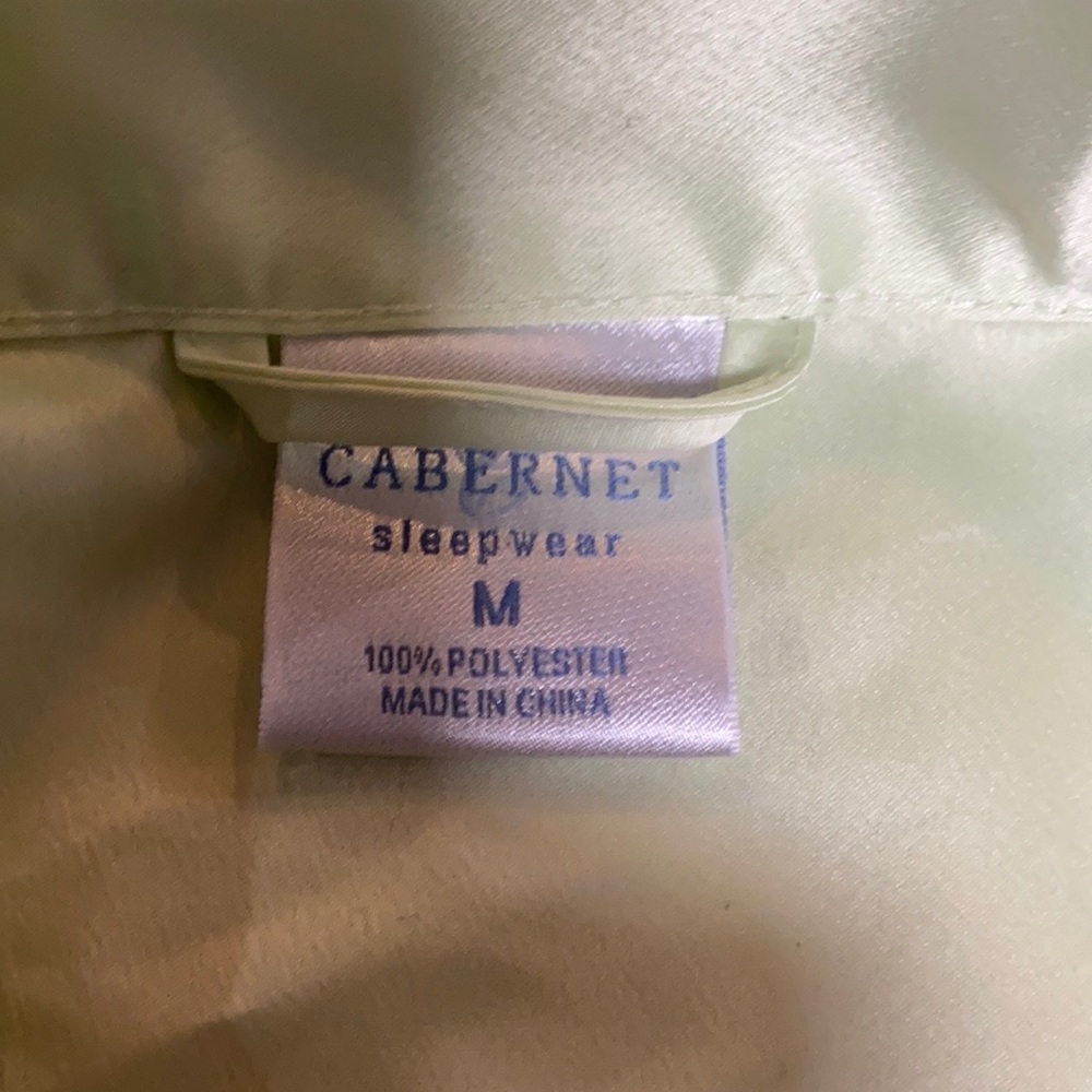Cabernet Spring Green Robe - Picture 3 of 6